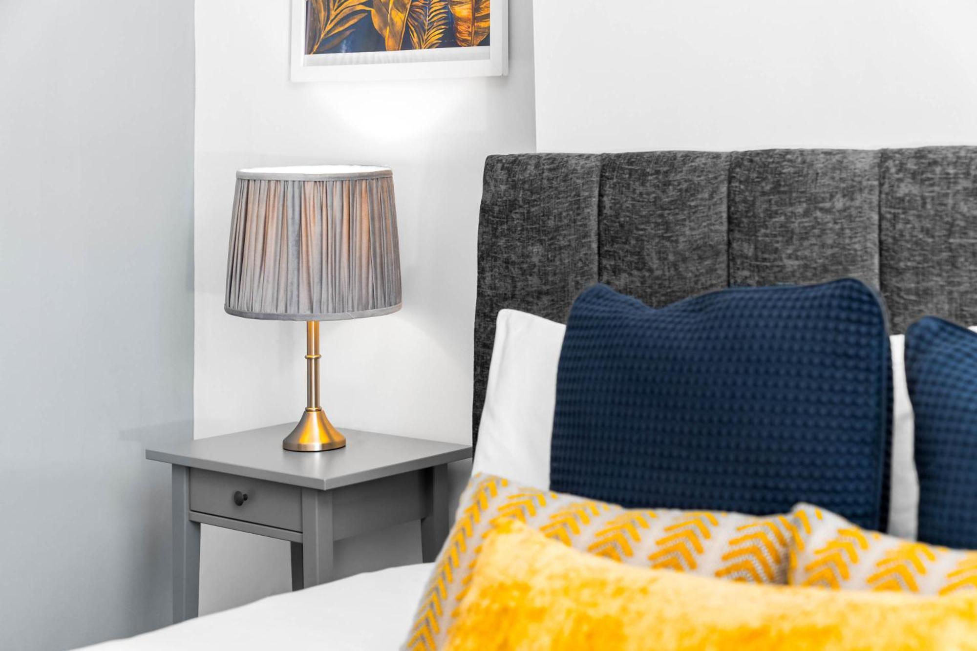 Large Modern Apartment - High-Speed Wifi - Netflix - Street Parking 3Br Birmingham Luaran gambar